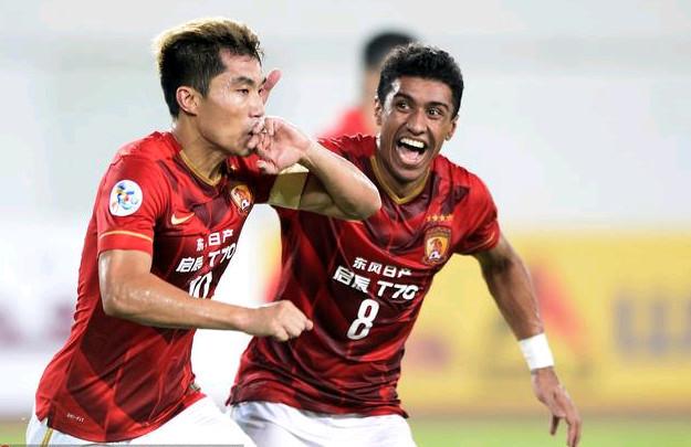 欧冠赛场精彩瞬间：巴萨2-0战胜国际米兰,