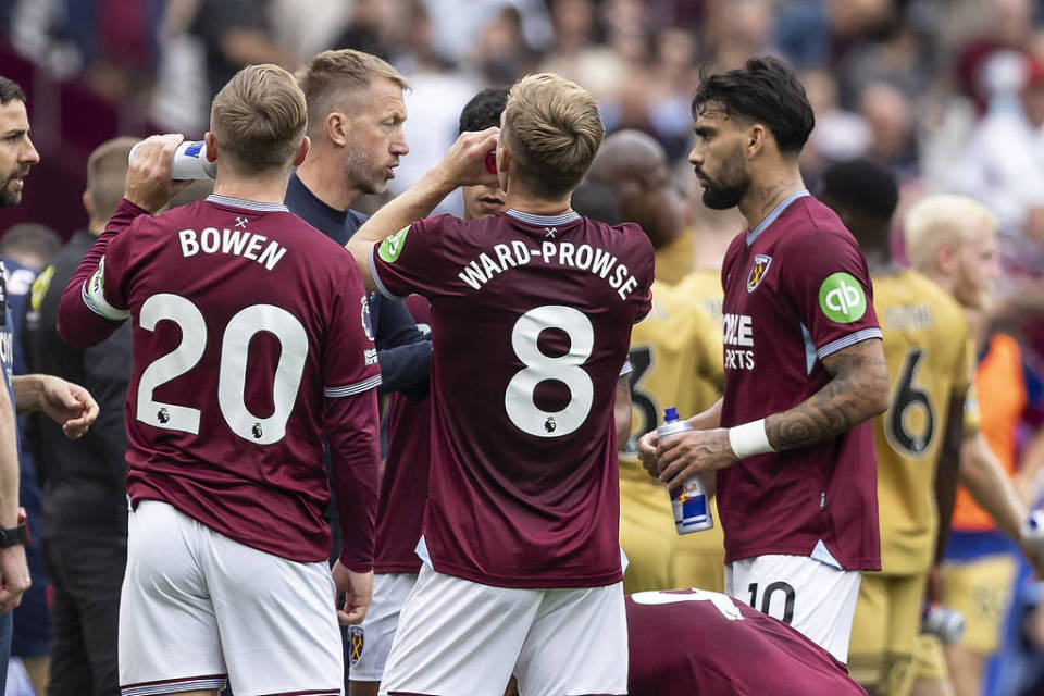 B费谈C罗被罚下：这是足球里会发生的事，他知道自己犯了错误