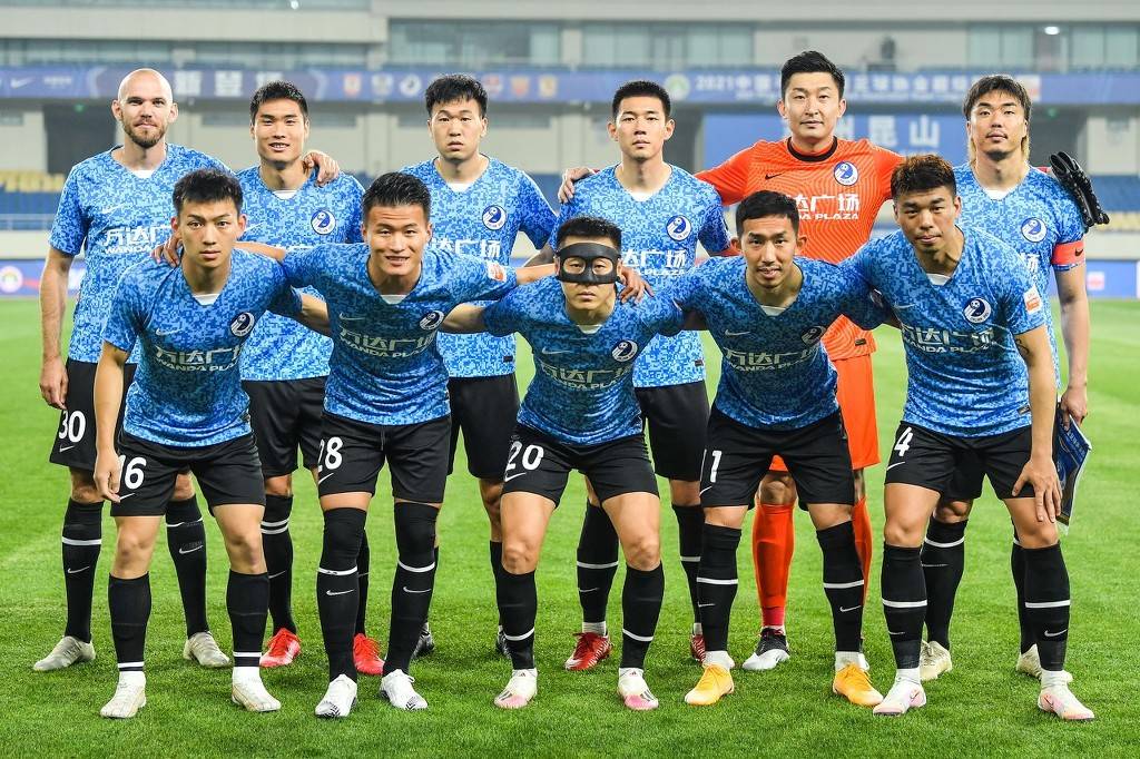 TA分析3-4-3阵型：从链式防守到战术万花筒，攻守易形的现代解法